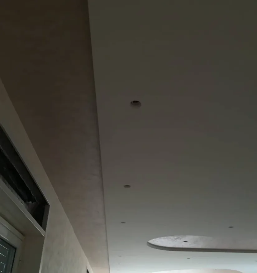 Controsoffitto con faretti incassati